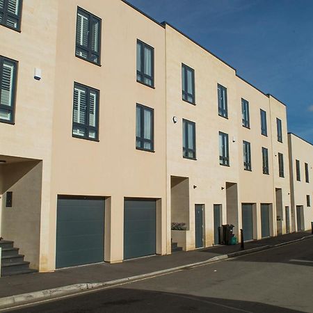 Solar Sanctuary- Skyline Balcony, City Centre, Three Floors, King Beds, Netflix And More! バース エクステリア 写真