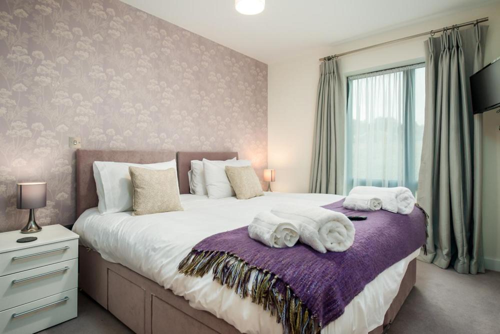 Solar Sanctuary- Skyline Balcony, City Centre, Three Floors, King Beds, Netflix And More! バース エクステリア 写真