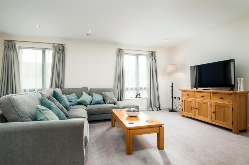 Solar Sanctuary- Skyline Balcony, City Centre, Three Floors, King Beds, Netflix And More! バース エクステリア 写真